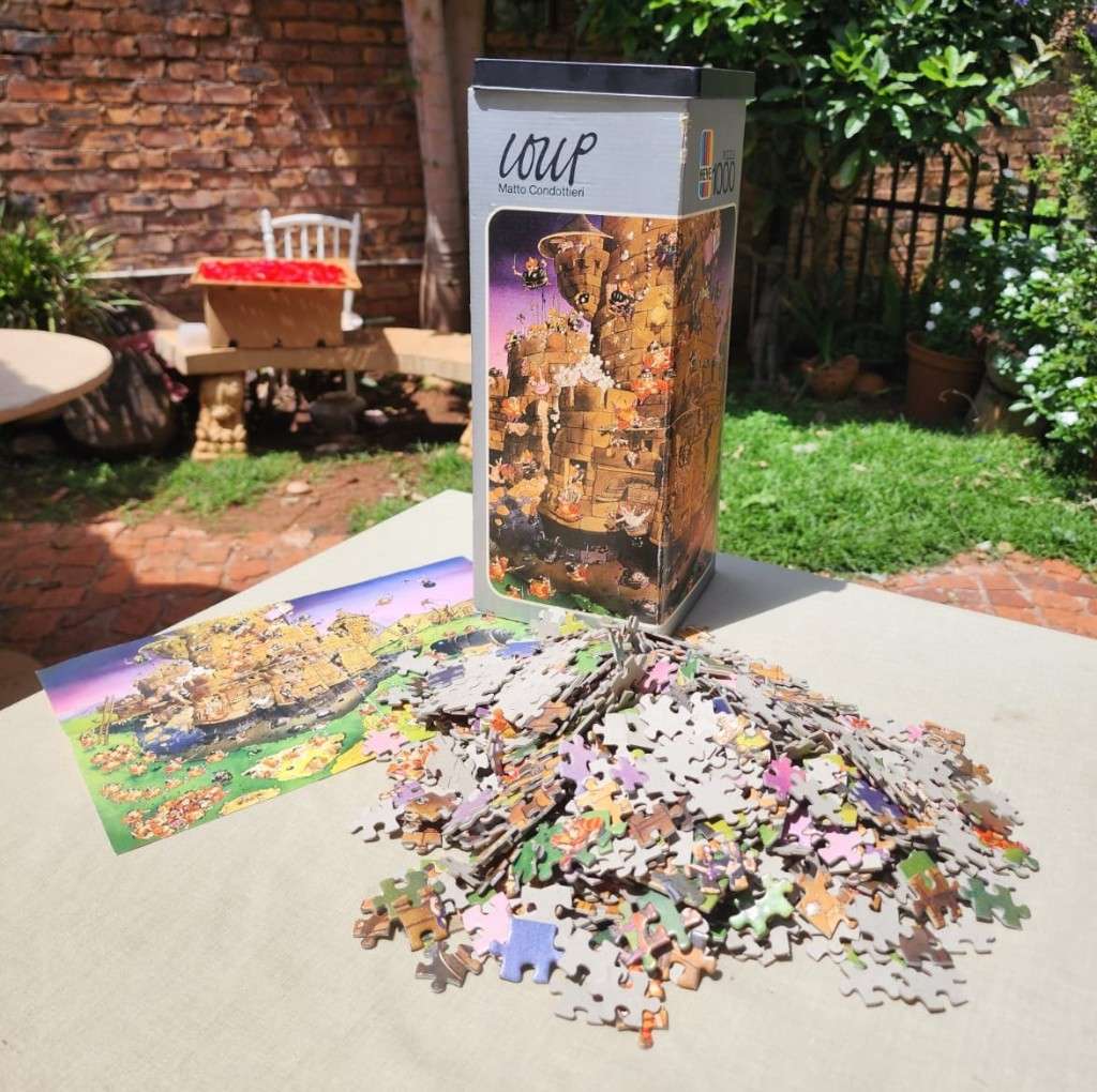 COLLECTABLE 1974 FRIEDRICH HEYE GERMANY 1000 PIECE MATTO CONDOTTIERI (CRAZY LEADERS) PUZZLE