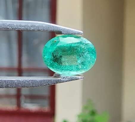 GISA CERTIFIED STRONG GREEN EMERALD 1.13CT GEMSTONE WITH INCLUSIONS! PLEASE READ FULL DESCRIPTION!