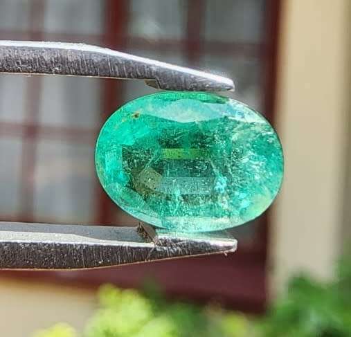 GISA CERTIFIED STRONG GREEN EMERALD 1.13CT GEMSTONE WITH INCLUSIONS! PLEASE READ FULL DESCRIPTION!