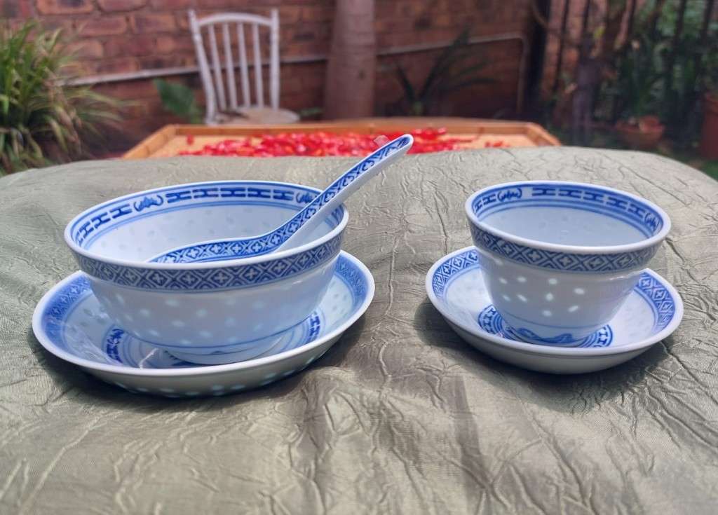 ICONIC VINTAGE 1970S LING LONG (TRANSLUCENT RICE EYES) 37 PIECE CHINESE JINGDEZHEN RICE BOWL SET