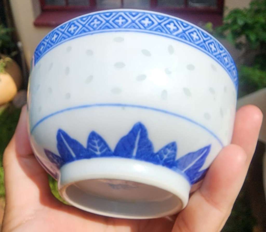 ICONIC VINTAGE 1970S LING LONG (TRANSLUCENT RICE EYES) 37 PIECE CHINESE JINGDEZHEN RICE BOWL SET