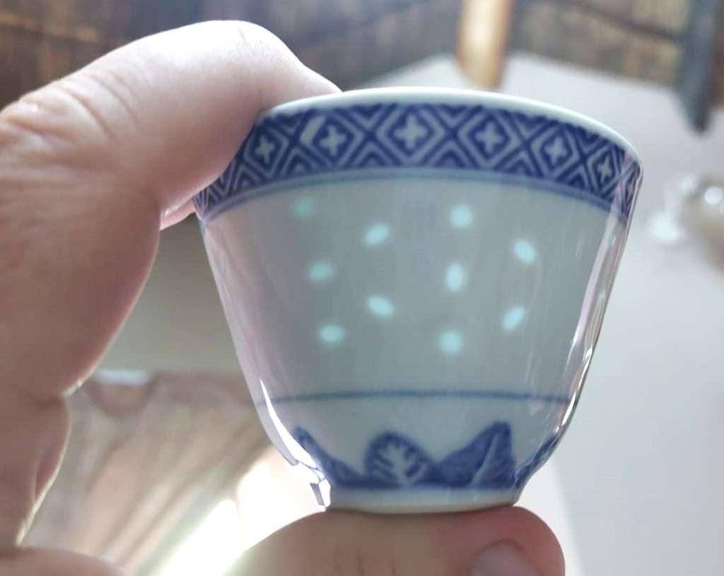 ICONIC VINTAGE 1970S LING LONG (TRANSLUCENT RICE EYES) 37 PIECE CHINESE JINGDEZHEN RICE BOWL SET