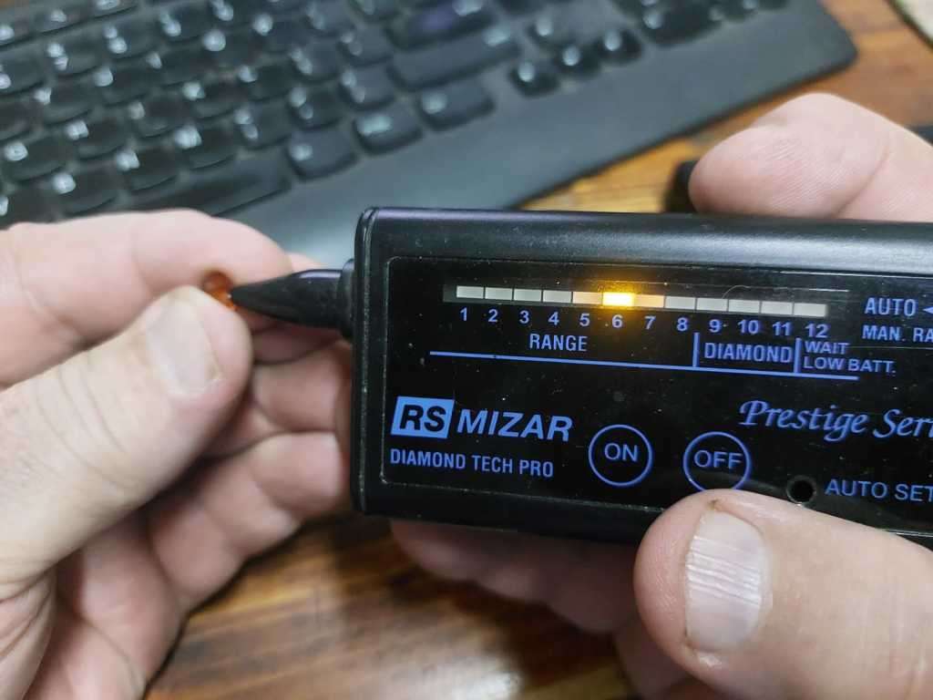 VIVID ORANGE GISA CERTIFIED 2,32CT SAPPHIRE GEMSTONE WITH LOVELY OVAL CUT  UV RED!  THERMAL HIGH