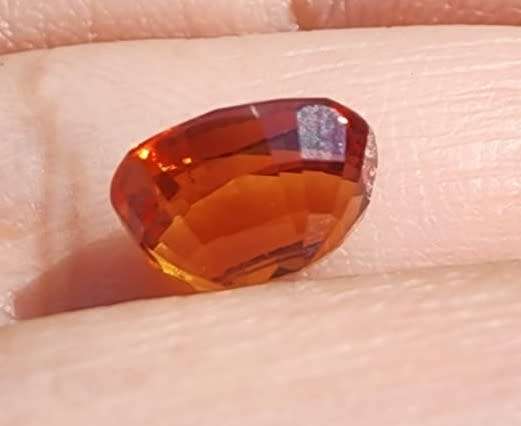 VIVID ORANGE GISA CERTIFIED 2,32CT SAPPHIRE GEMSTONE WITH LOVELY OVAL CUT  UV RED!  THERMAL HIGH