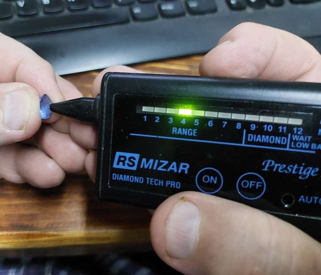 PEAR CUT 2.40CT MODERATE BLUEISH VIOLET TANZANITE GEMSTONE  PLEASE READ FULL DESCRIPTION