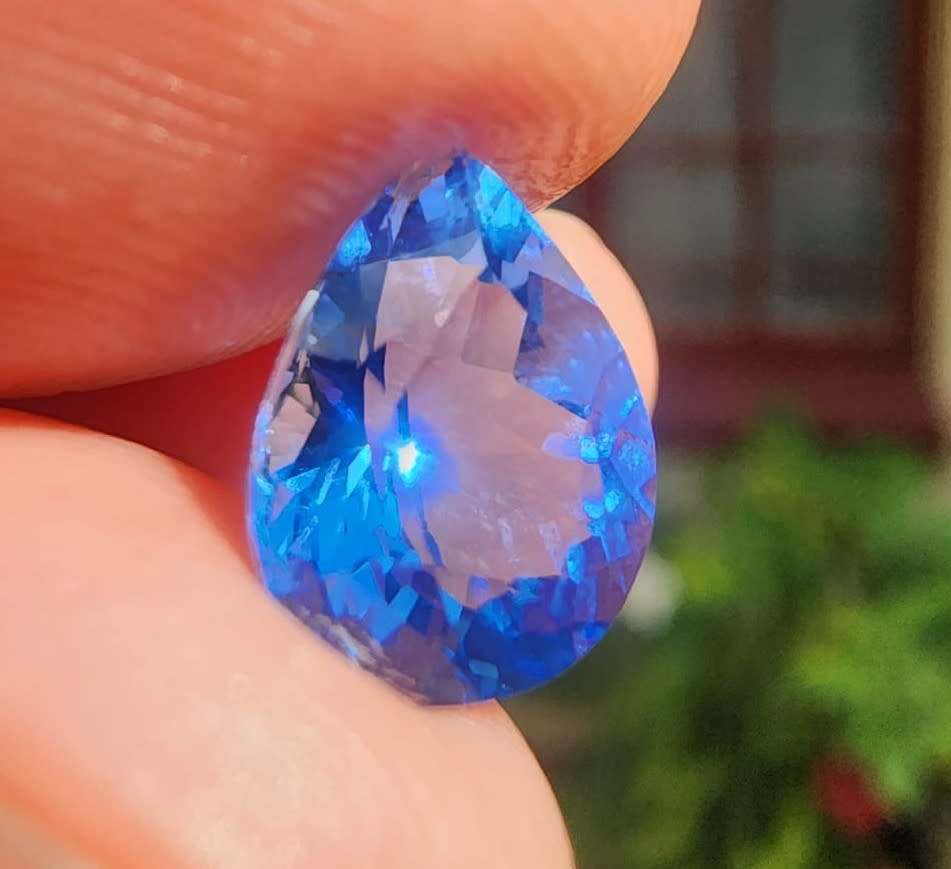 PEAR CUT 2.40CT MODERATE BLUEISH VIOLET TANZANITE GEMSTONE  PLEASE READ FULL DESCRIPTION