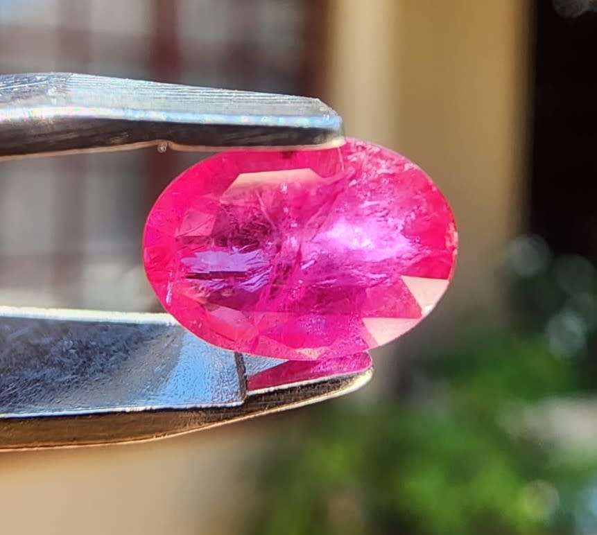 BLOOD RED 1.0CT RUBY GEMSTONE - UV STRONG RED!  HIGH THERMAL CONDUCTIVITY!  HEAT TREATED!