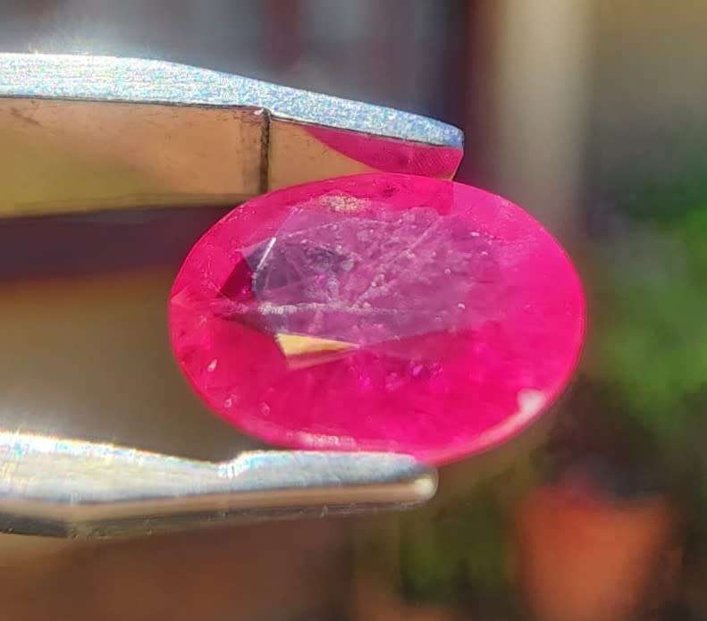 BLOOD RED 1.0CT RUBY GEMSTONE - UV STRONG RED!  HIGH THERMAL CONDUCTIVITY!  HEAT TREATED!