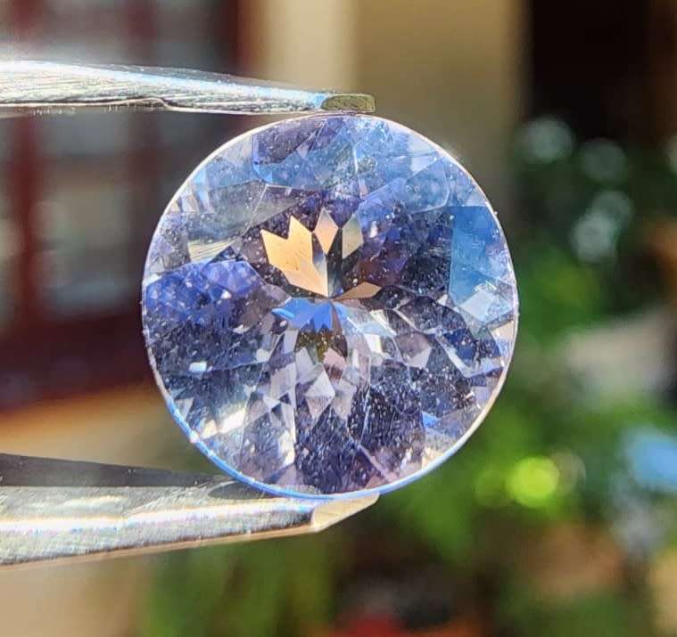 GISA CERTIFIED 2.00CT PALE BLUEISH VIOLET TANZANITE GEMSTONE  PLEASE READ FULL DESCRIPTION