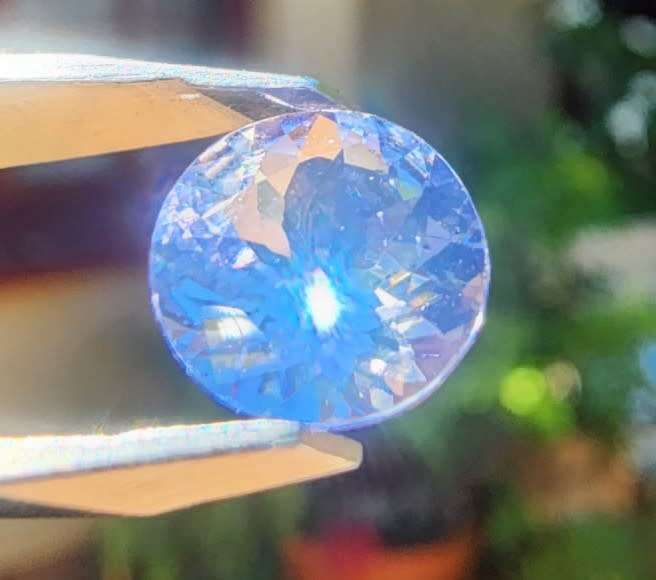 GISA CERTIFIED 2.00CT PALE BLUEISH VIOLET TANZANITE GEMSTONE  PLEASE READ FULL DESCRIPTION