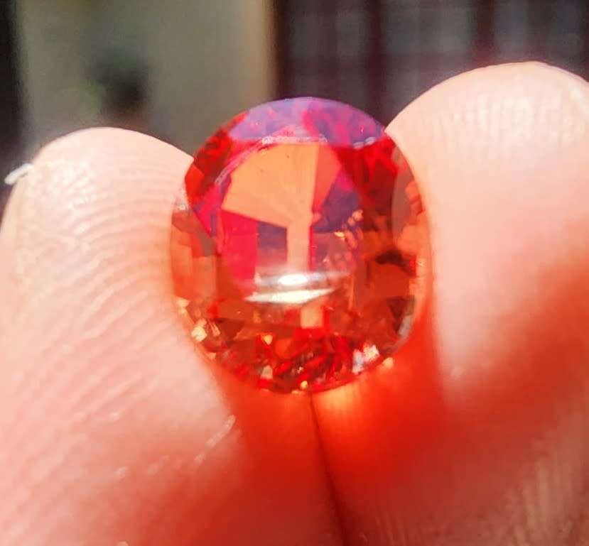 VIVID FIRE ORANGE 3.80CT SAPPHIRE GEMSTONE WITH LOVELY OVAL CUT  UV RED!  THERMAL HIGH!