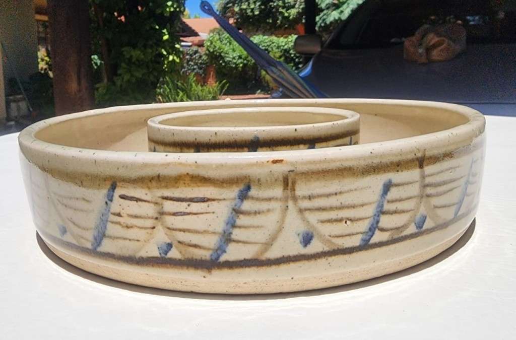 HAND PAINTED EARTHENWARE CHIP AND DIP DISH