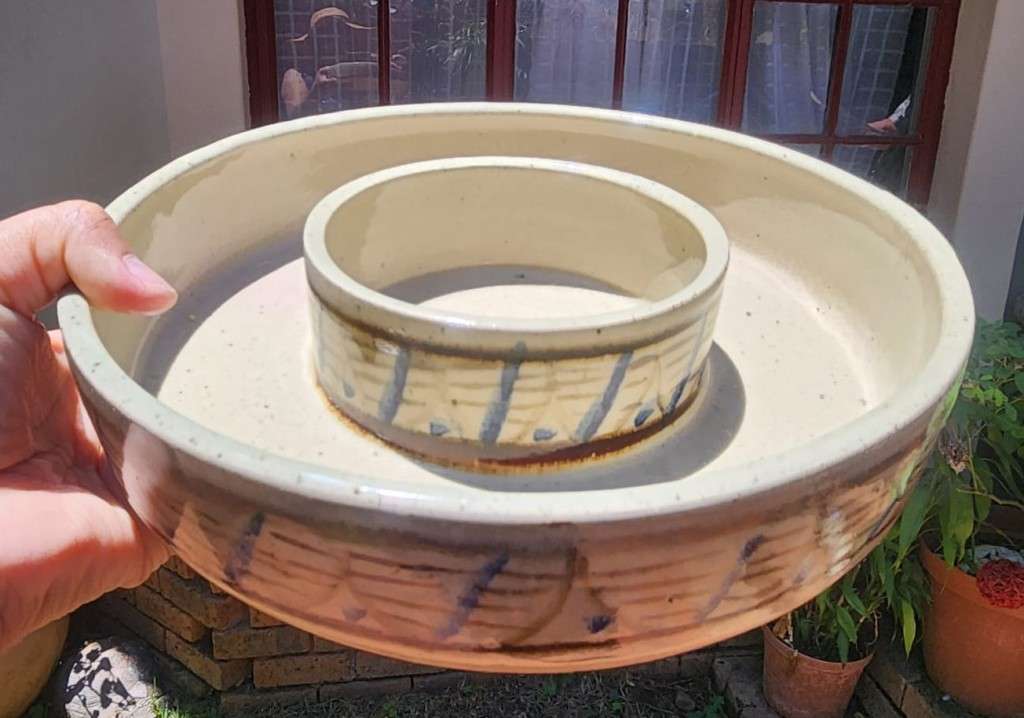 HAND PAINTED EARTHENWARE CHIP AND DIP DISH