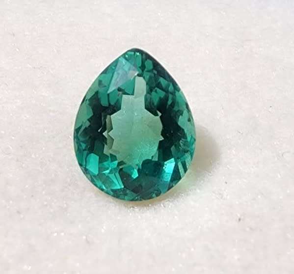 AMAZING! A LARGE 3.65CT GREEN AMETHYST GEMSTONE WITH BEAUTIFUL PEAR CUT
