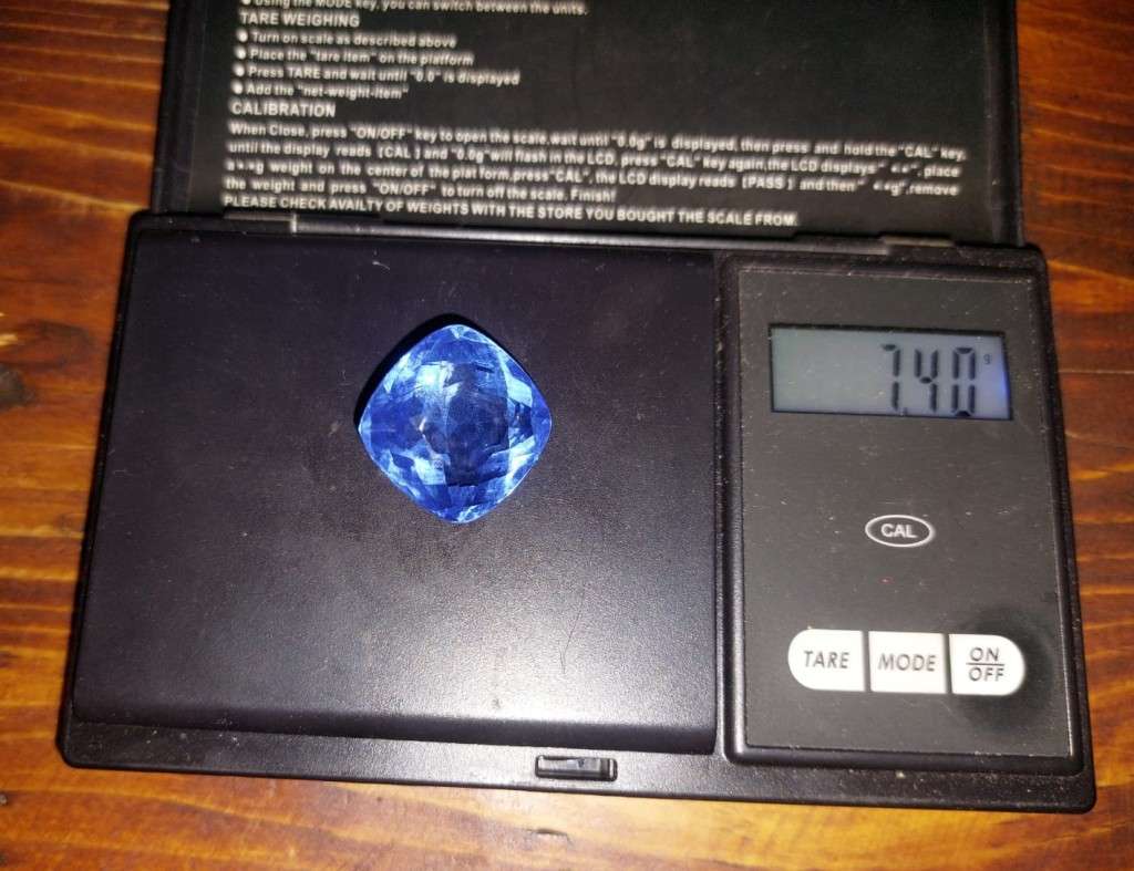 MASSIVE 37CT SYNTHETIC BLUE QUARTZ GEMSTONE WITH BEAUTIFUL CUSHION CUT IN FLAWLESS CONDITION