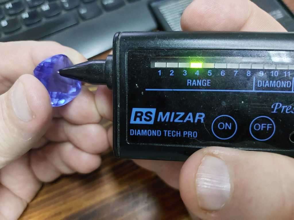 MASSIVE 37CT SYNTHETIC BLUE QUARTZ GEMSTONE WITH BEAUTIFUL CUSHION CUT IN FLAWLESS CONDITION