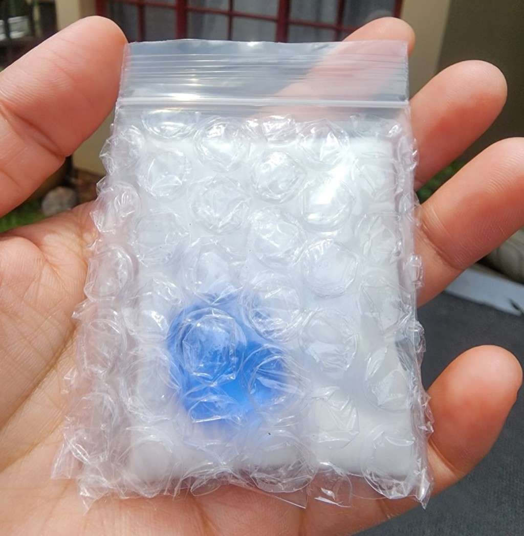 MASSIVE 37CT SYNTHETIC BLUE QUARTZ GEMSTONE WITH BEAUTIFUL CUSHION CUT IN FLAWLESS CONDITION