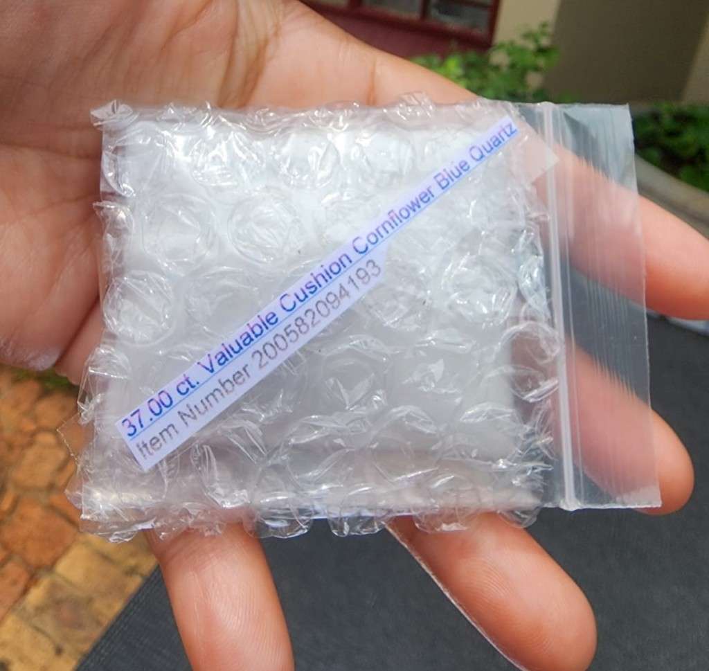 MASSIVE 37CT SYNTHETIC BLUE QUARTZ GEMSTONE WITH BEAUTIFUL CUSHION CUT IN FLAWLESS CONDITION