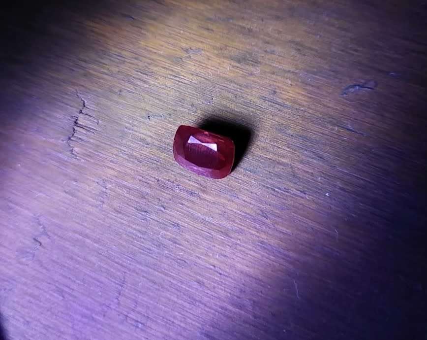PURPLISH RED GISA CERTIFIED 5.25CT NATURAL SPINEL (RARER THAN RUBIES) GEMSTONE WITH ANTIQUE CUSHION