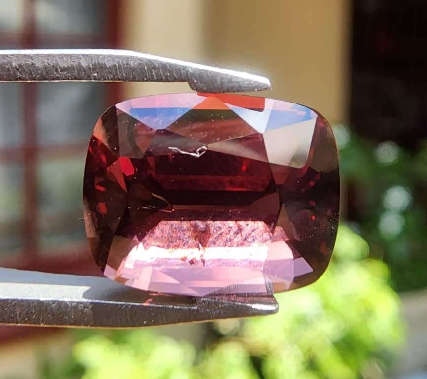 PURPLISH RED GISA CERTIFIED 5.25CT NATURAL SPINEL (RARER THAN RUBIES) GEMSTONE WITH ANTIQUE CUSHION