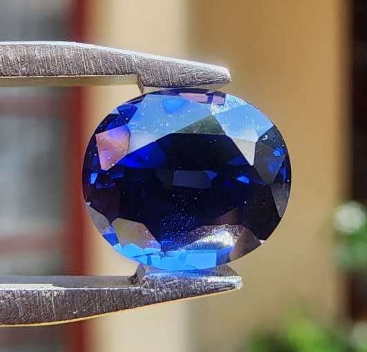 SHINING 2.0CT BLUE SAPPHIRE WITH LOVELY OVAL CUT FROM AFRICA  THERMAL TESTED VERY HIGH!
