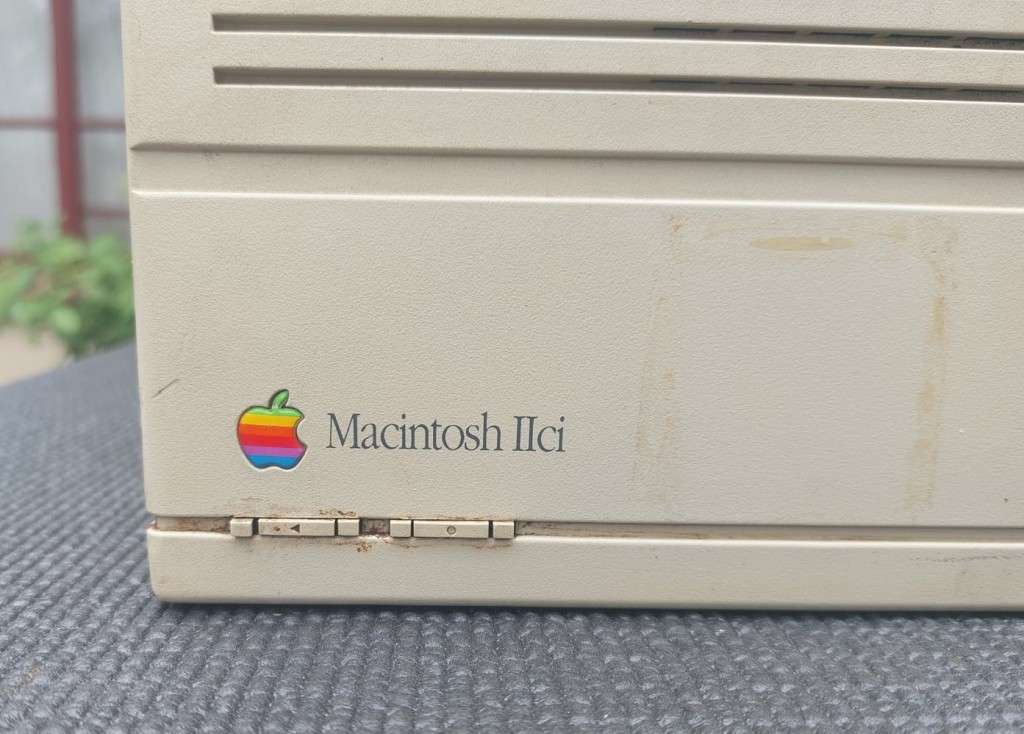 ICONIC WORKHORSE 1990 APPLE MACINTOSH IICI WITH NUBUS RASTEROPS VIDEO CARD