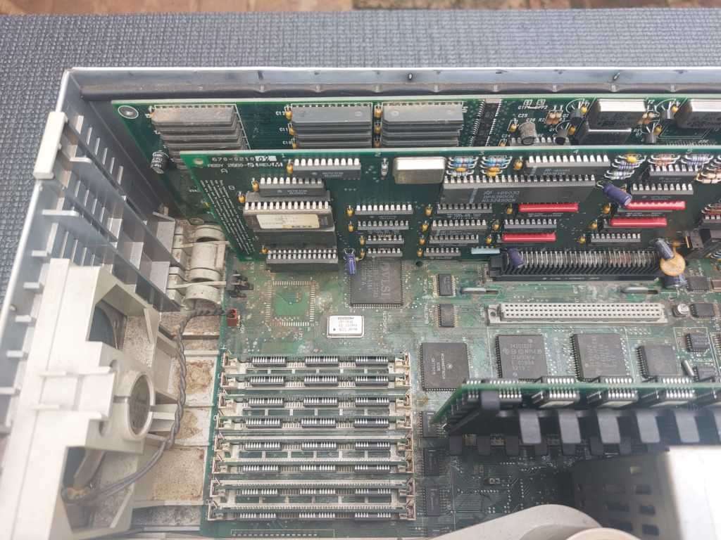 ICONIC WORKHORSE 1990 APPLE MACINTOSH IICI WITH NUBUS RASTEROPS VIDEO CARD