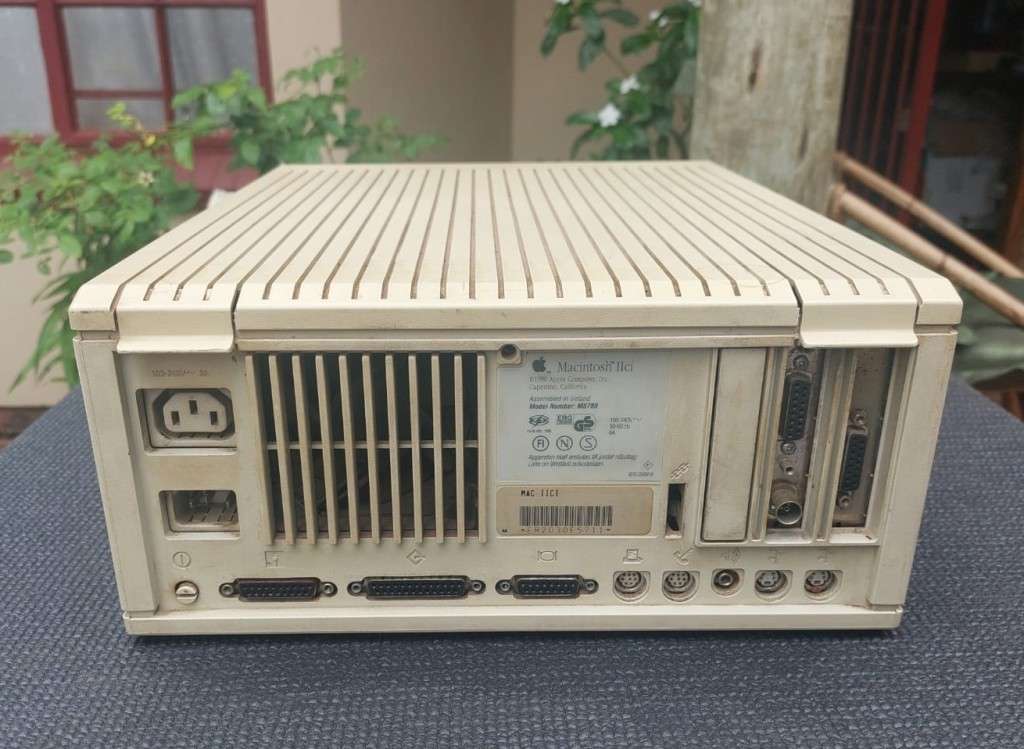 ICONIC WORKHORSE 1990 APPLE MACINTOSH IICI WITH NUBUS RASTEROPS VIDEO CARD