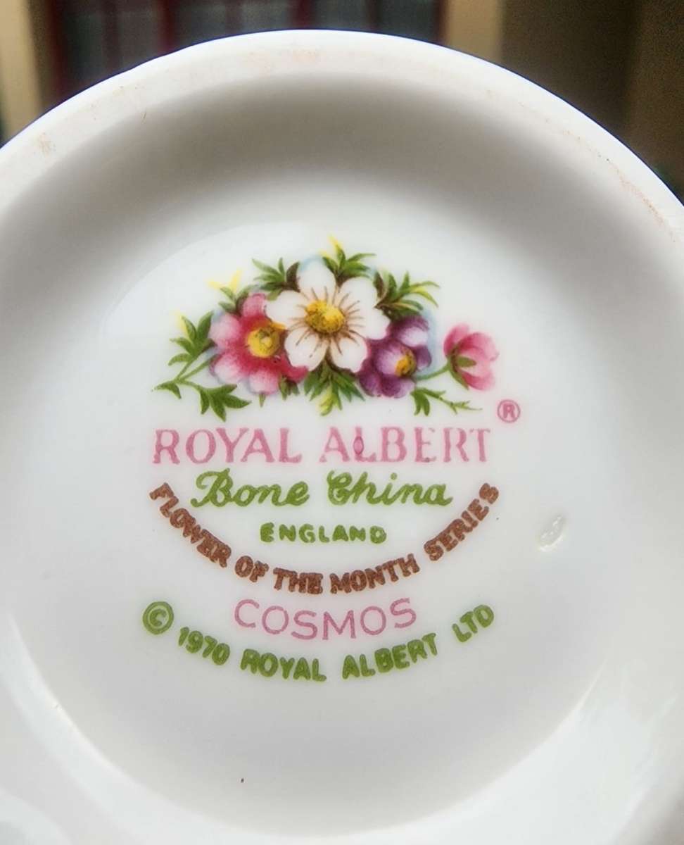 ROYAL ALBERT COSMOS OCTOBER FLOWER OF THE MONTH TEACUP SAUCER, SIDEPLATE AND EXTRA MUG