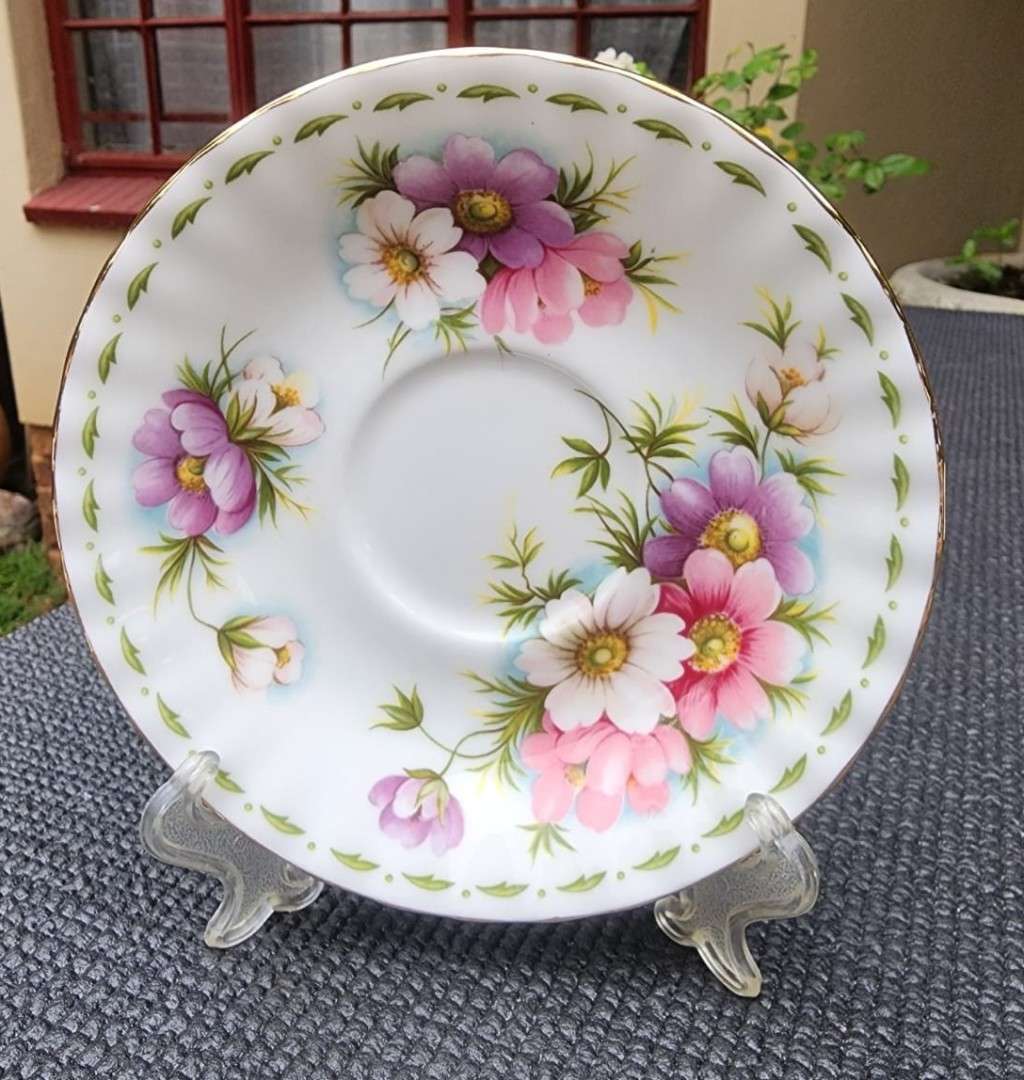 ROYAL ALBERT COSMOS OCTOBER FLOWER OF THE MONTH TEACUP SAUCER, SIDEPLATE AND EXTRA MUG