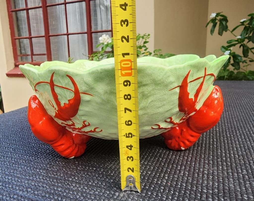 CROWN DEVON ENGLAND LARGE CABBAGE LOBSTER FOOTED FRUIT BOWL HAND PAINTED (CIRCA 1930-1950)