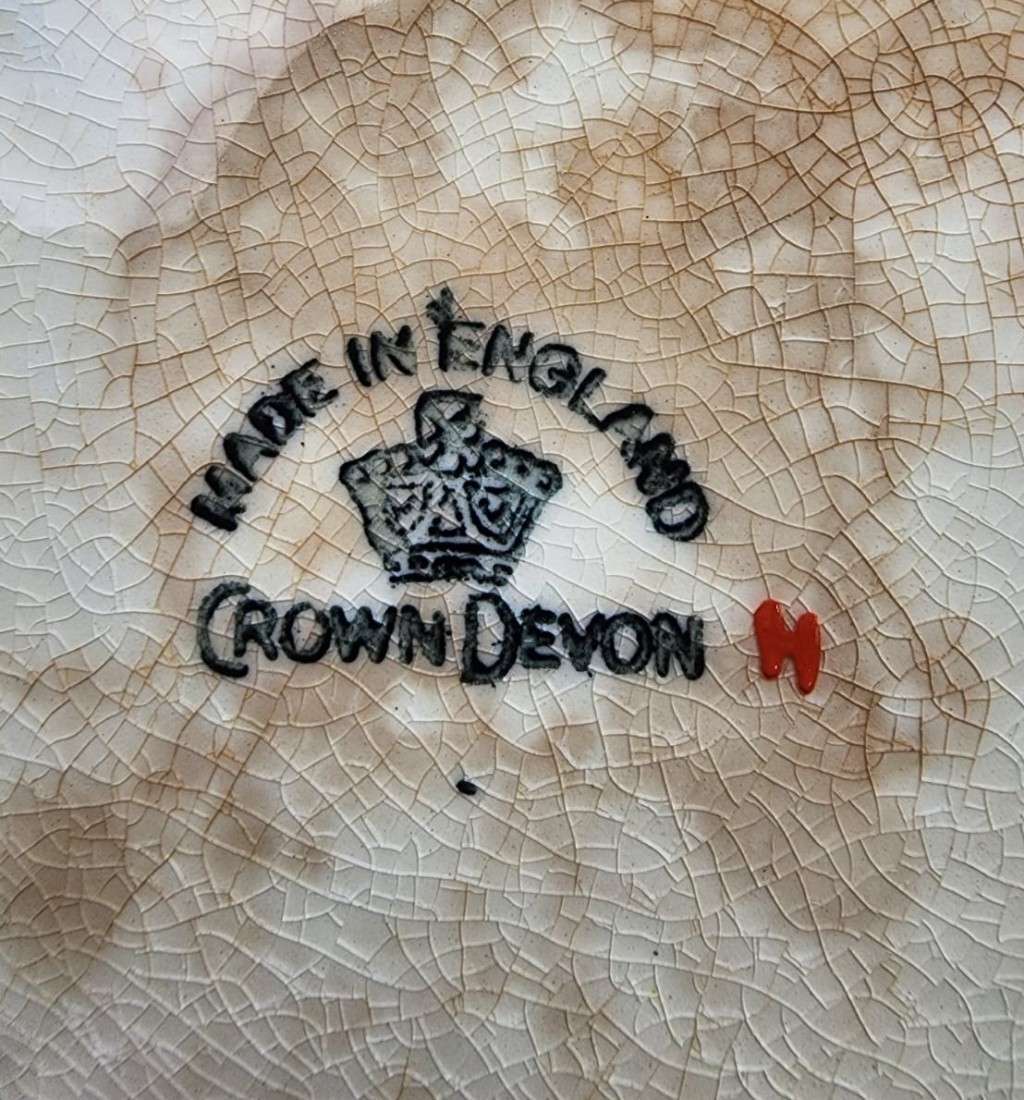 CROWN DEVON ENGLAND LARGE CABBAGE LOBSTER FOOTED FRUIT BOWL HAND PAINTED (CIRCA 1930-1950)