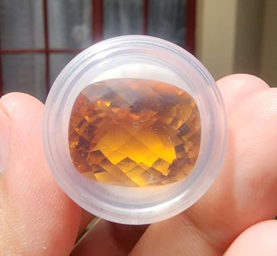 HUGE 27,40CARAT GOLDEN YELLOW CITRINE GEMSTONE WITH BEAUTIFUL FACETTED CUSHION CUT