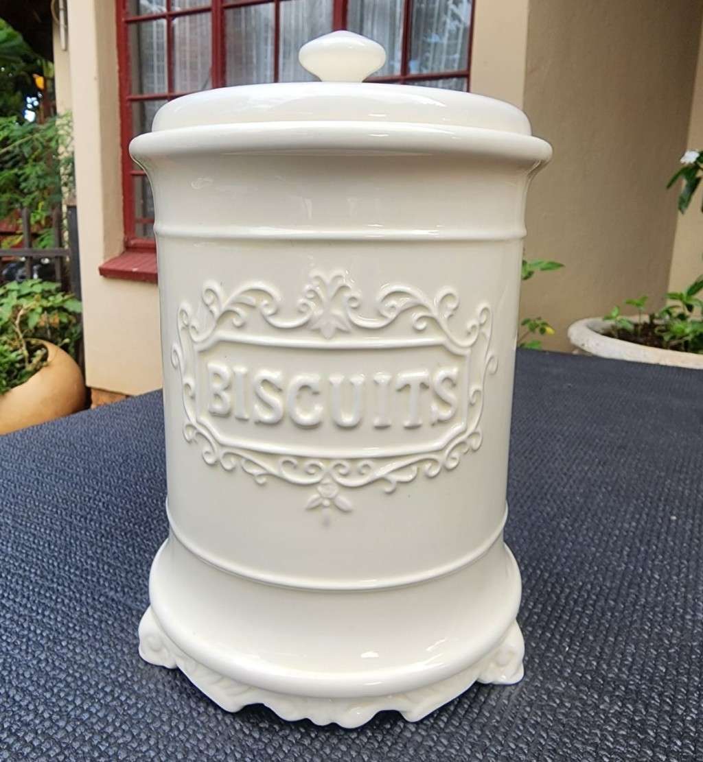 FINE OLDE CROCKERY CERAMIC BISCUIT CONTAINER LARGE 23CM HIGH