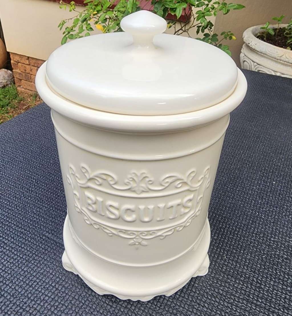 FINE OLDE CROCKERY CERAMIC BISCUIT CONTAINER LARGE 23CM HIGH