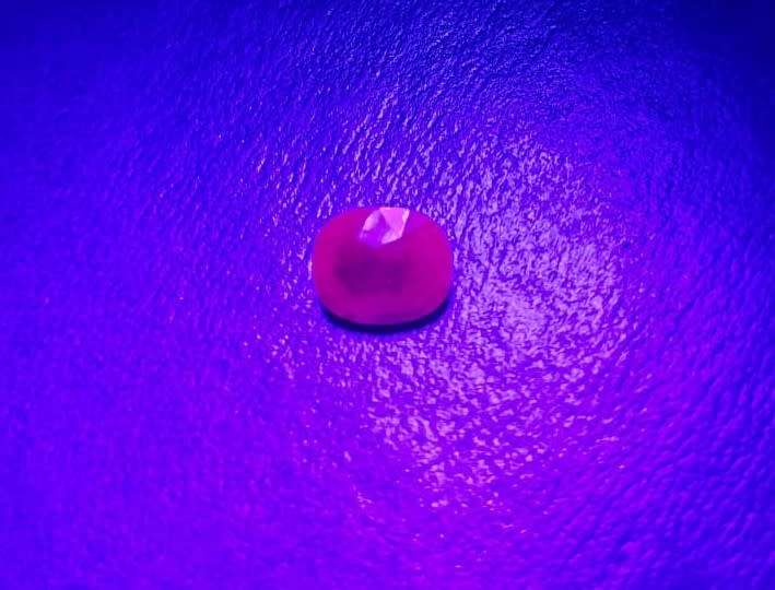 PINKISH RED 3.85CT RUBY GEMSTONE - UV MODERATE RED!  HIGH THERMAL CONDUCTIVITY!
