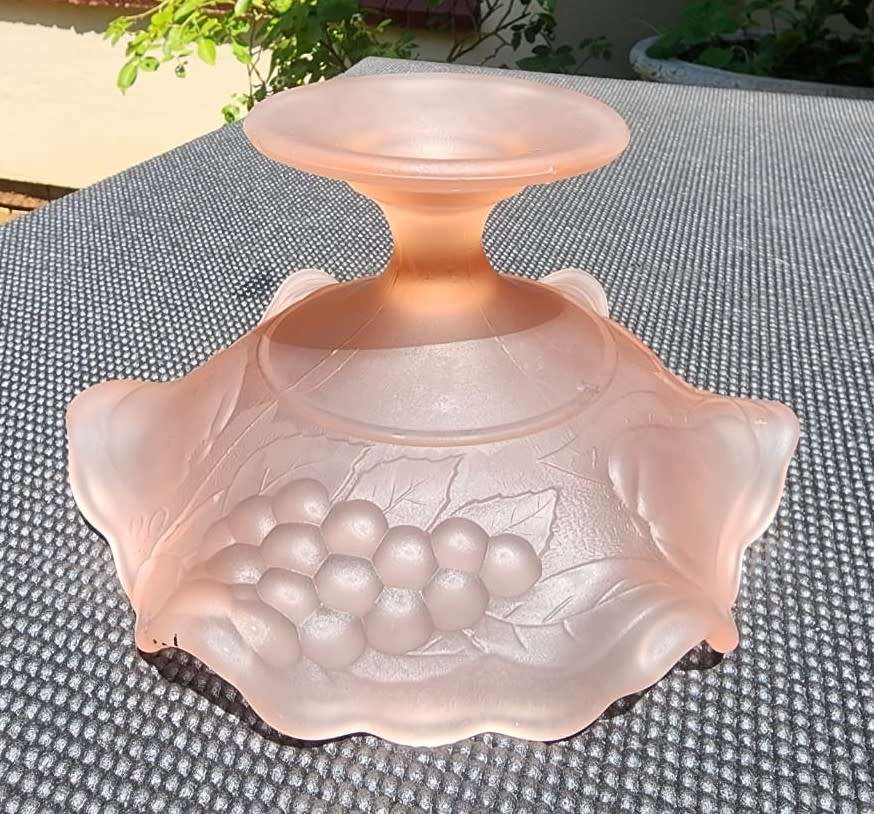 VINTAGE WESTMORELAND USA PINK FROSTED SATIN GLASS FOOTED COMPOTE FLOWER SHAPED