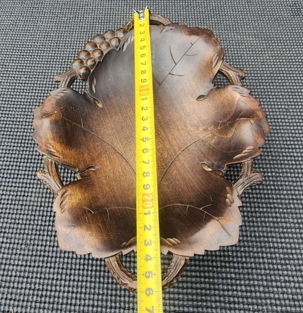 MUSIC BOX WORKING VINTAGE 1940S REUGE SWITZERLAND WOODEN LEAFSHAPED PLAYS A BLUE DANUBE MELODIE