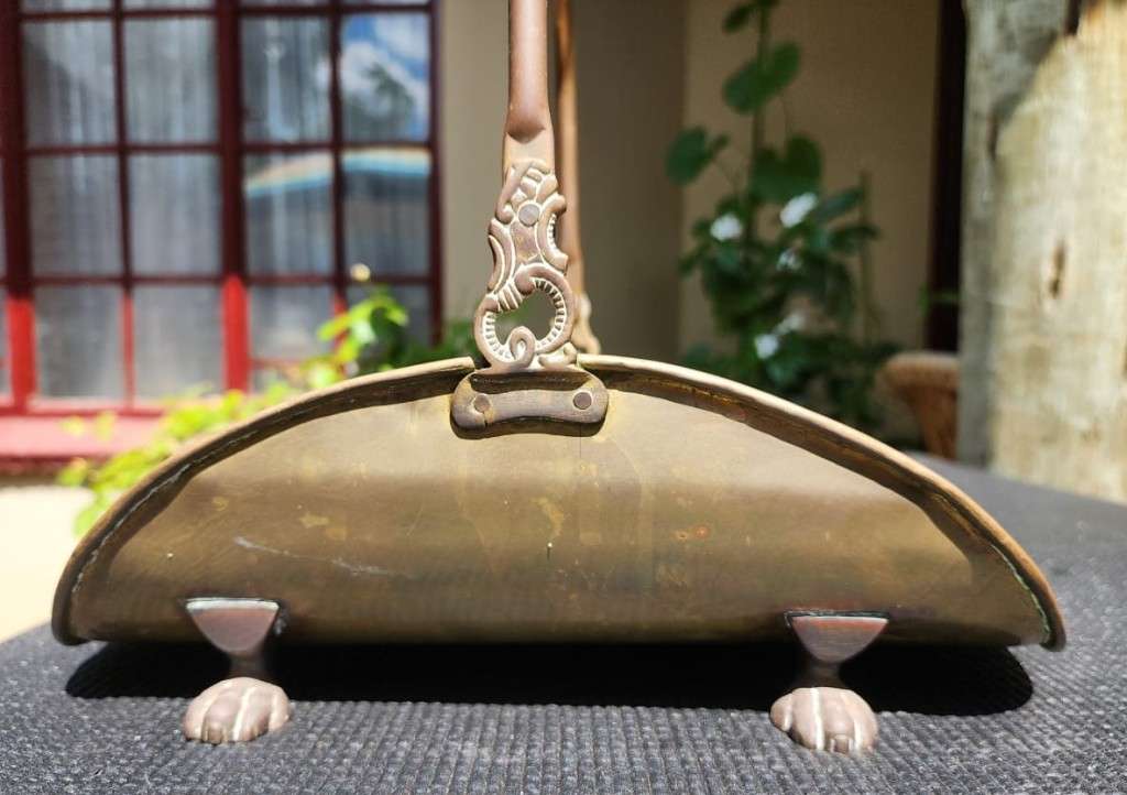Elegant Vintage 1970s Brass Fireplace Log Holder with Lions Paw Feet and Swing Hinged Handle