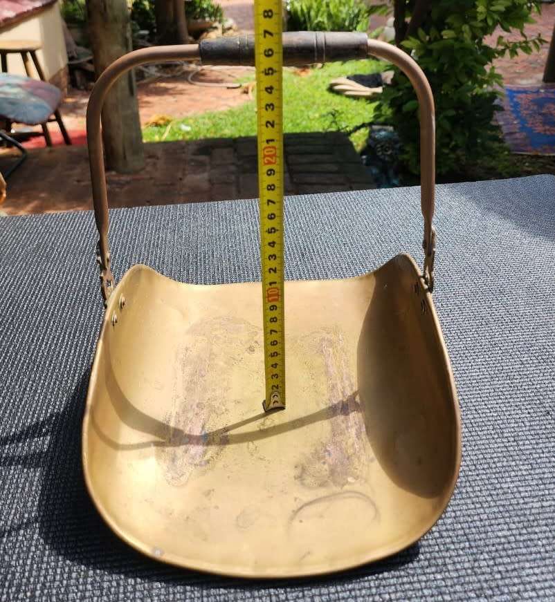 Elegant Vintage 1970s Brass Fireplace Log Holder with Lions Paw Feet and Swing Hinged Handle