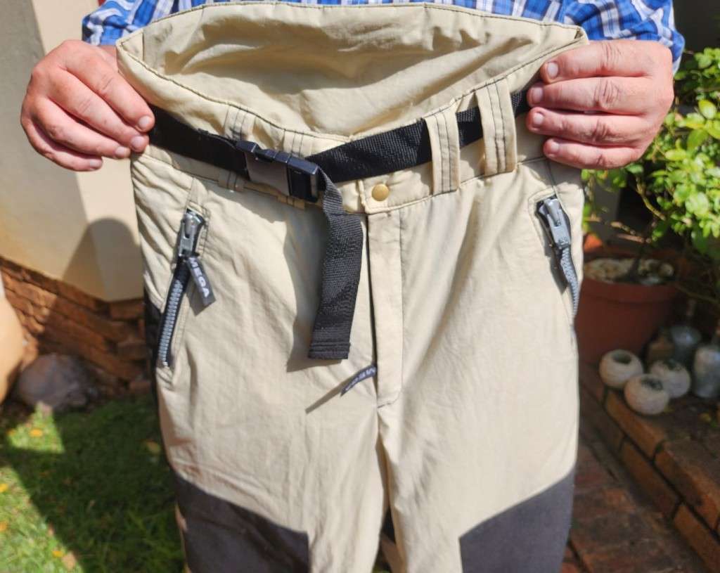 As New! Beige and Black Insulated Size M Ski Pants with Inner Boot Gaitors to Keep Snow Out