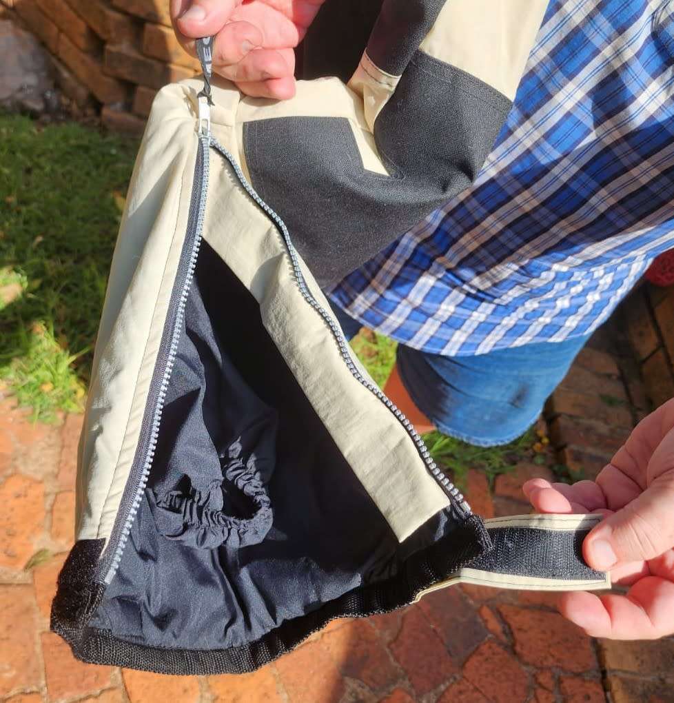 As New! Beige and Black Insulated Size M Ski Pants with Inner Boot Gaitors to Keep Snow Out