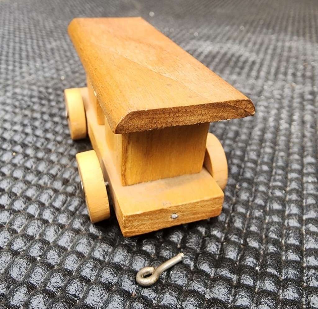 VINTAGE 1970S LOQUAI HOLZKUNST GERMANY 5 PIECE WOODEN FREIGHT TRAIN SET