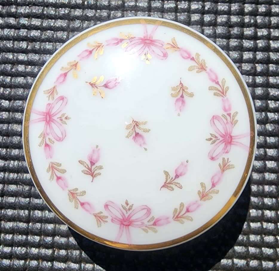 AK Kaiser Germany Bordeaux Porcelain 1970s Mark Trinket Box!