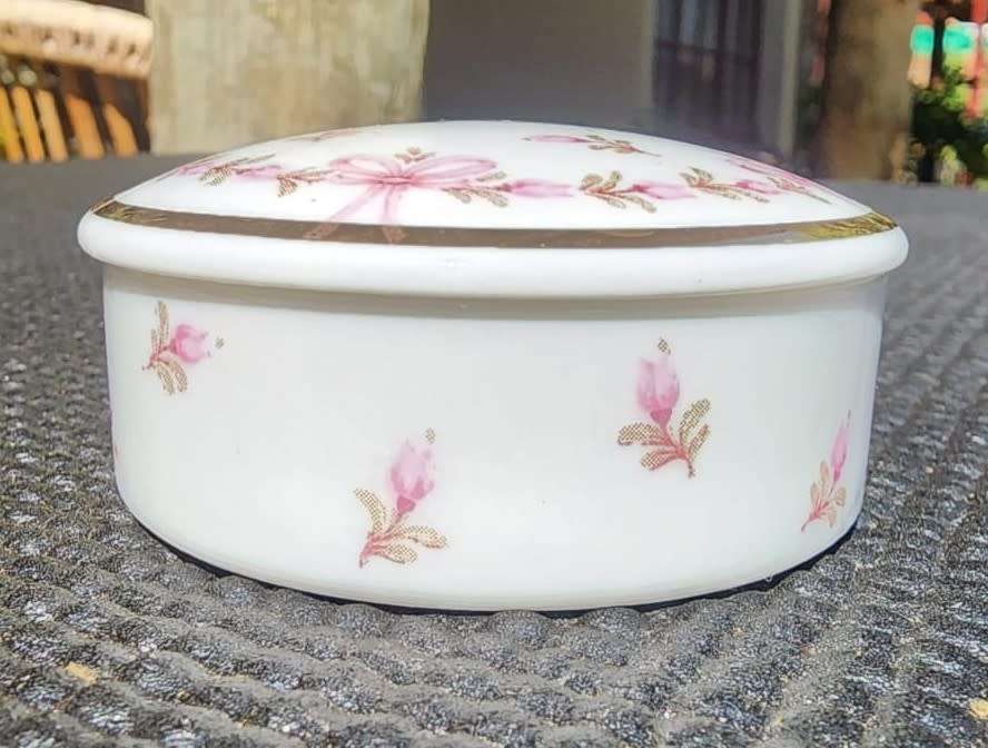 AK Kaiser Germany Bordeaux Porcelain 1970s Mark Trinket Box!