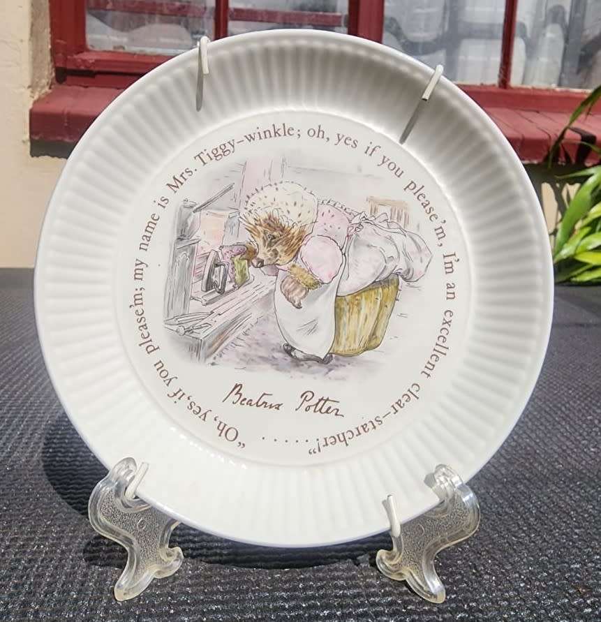 Vintage 1970s Beatrix Potter Mrs Tiggy-Winkle Wedgwood Nursery Ware Dish