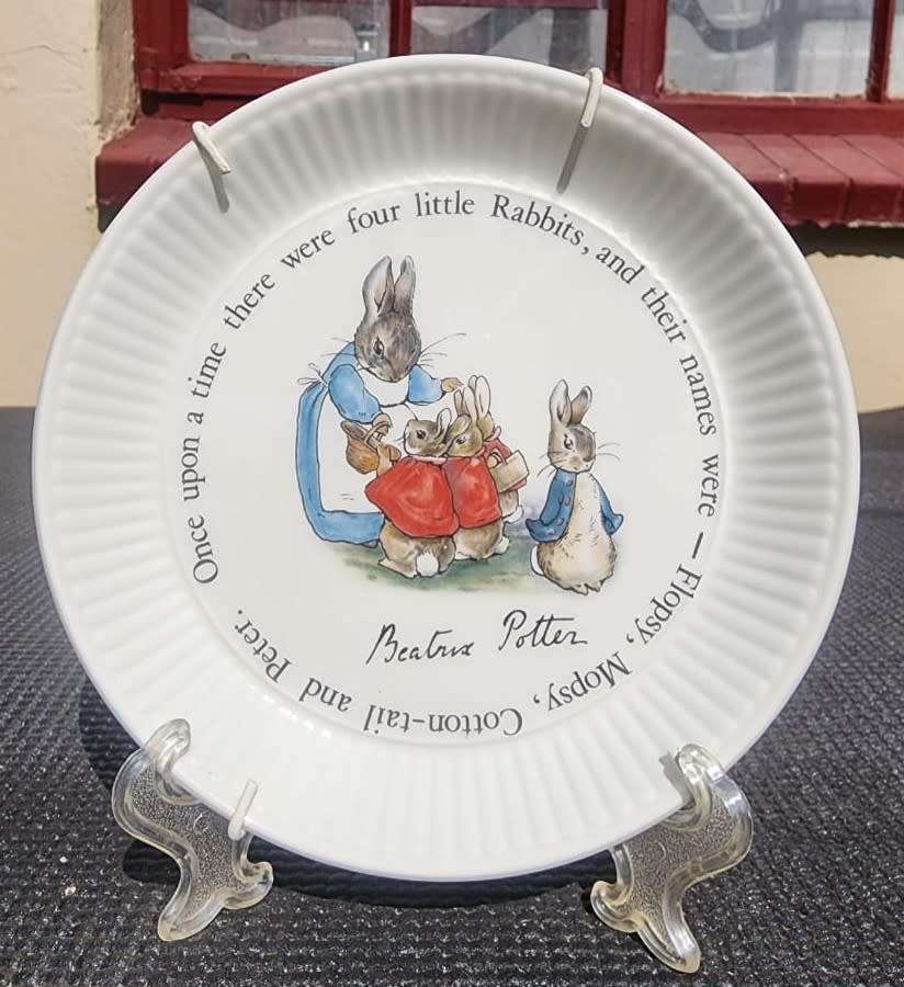 Vintage 1970s Beatrix Potter Peter Rabbit Wedgwood Nursery Ware Dish