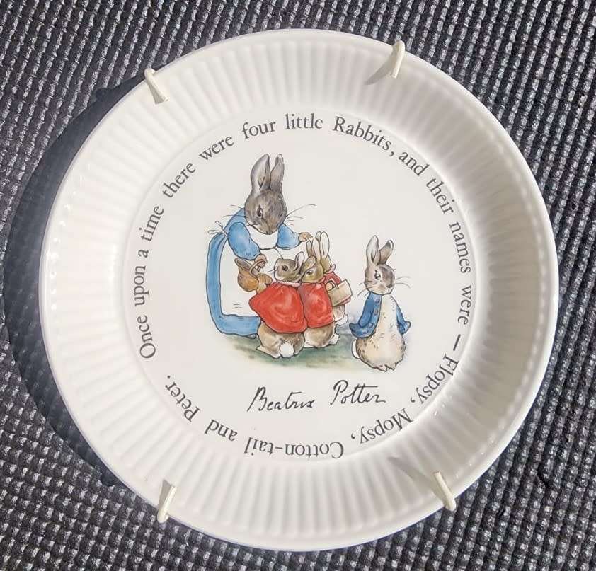 Vintage 1970s Beatrix Potter Peter Rabbit Wedgwood Nursery Ware Dish