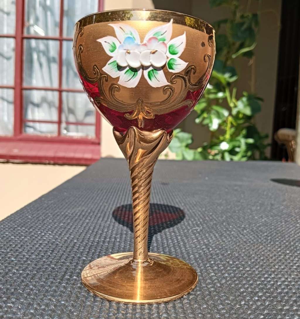 Dazzling set of 6 Bohemian (Czech) Chrystal Tre Fuochi Glasses Hand Painted Enamel Flowers Gold Le