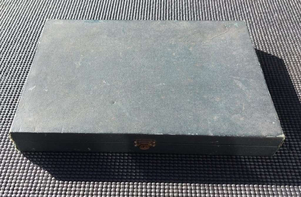 Carte de Visite 76 Old Photos from 1930s in an Old Cutlery Box